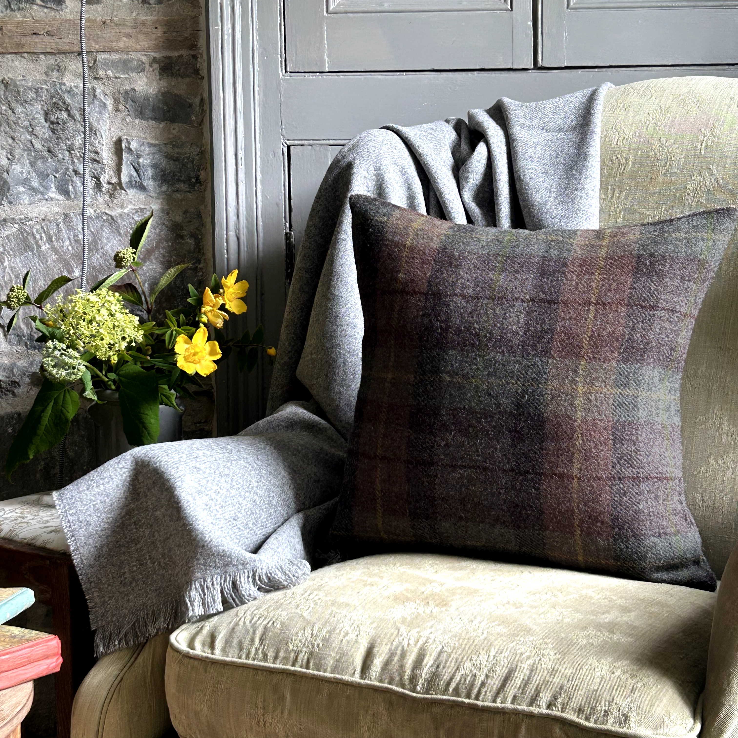 Harris Tweed Green Brown Tartan 45cm 18